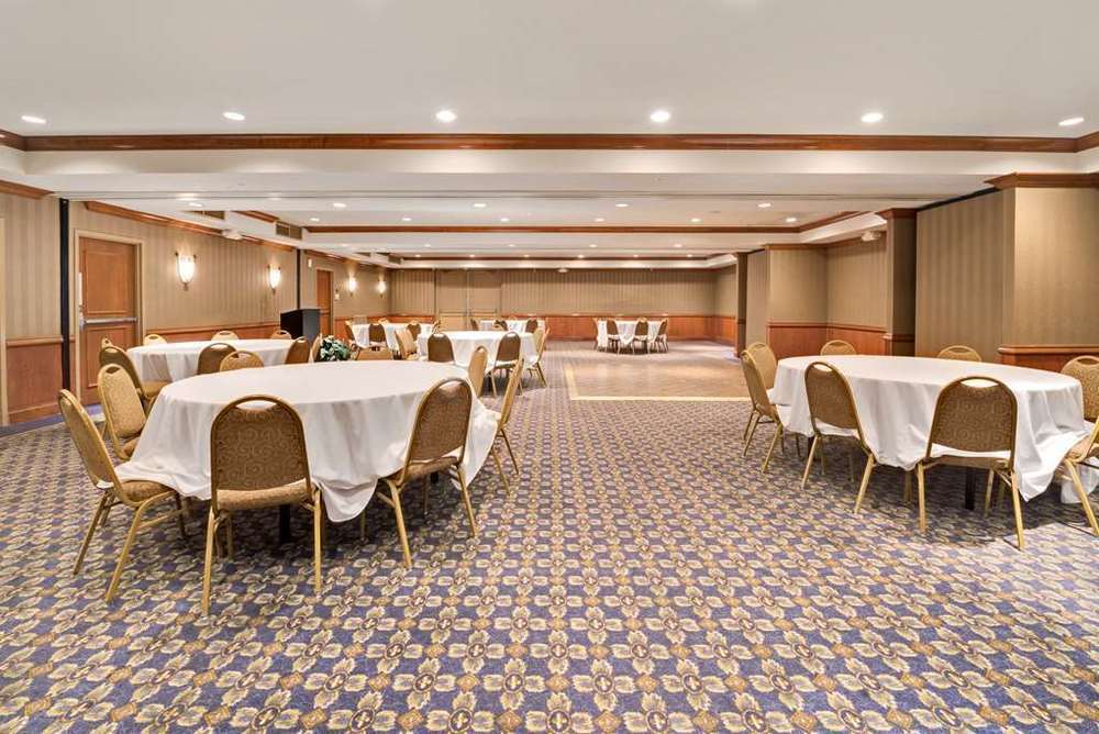 דאלאס Clarion Hotel Park Central מתקנים תמונה